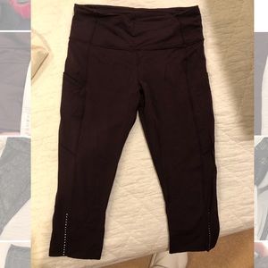 LuLuLemon Legging Capri (MAROON)